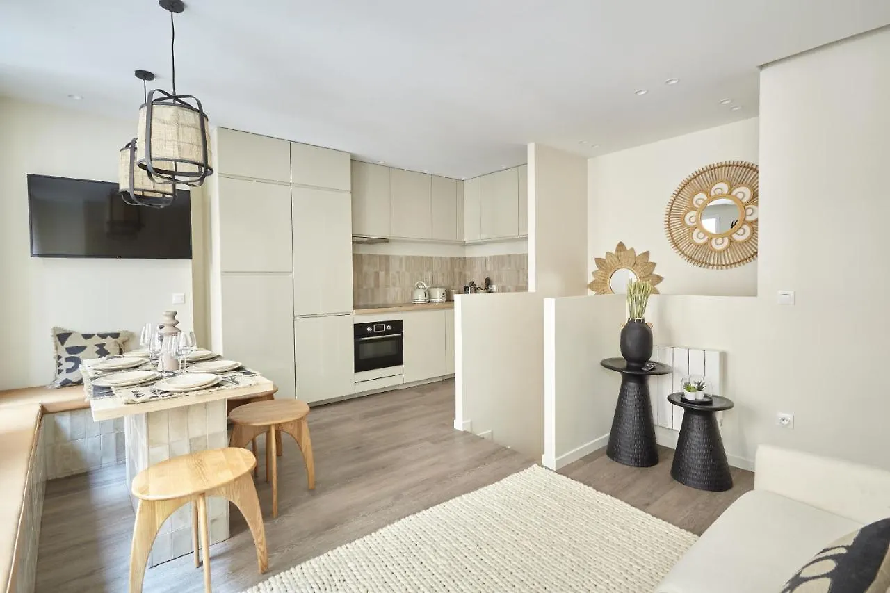 Apartment Residence Le Marais Beaubourg By Studio Prestige Paris France